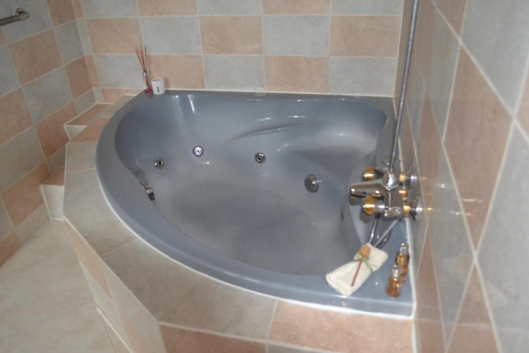 Les Bruyeres B&B 2 Montbron Zewnętrze zdjęcie