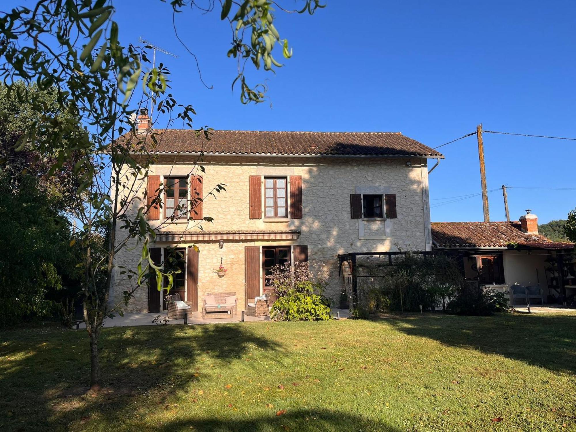 Les Bruyeres B&B 2 Montbron Zewnętrze zdjęcie