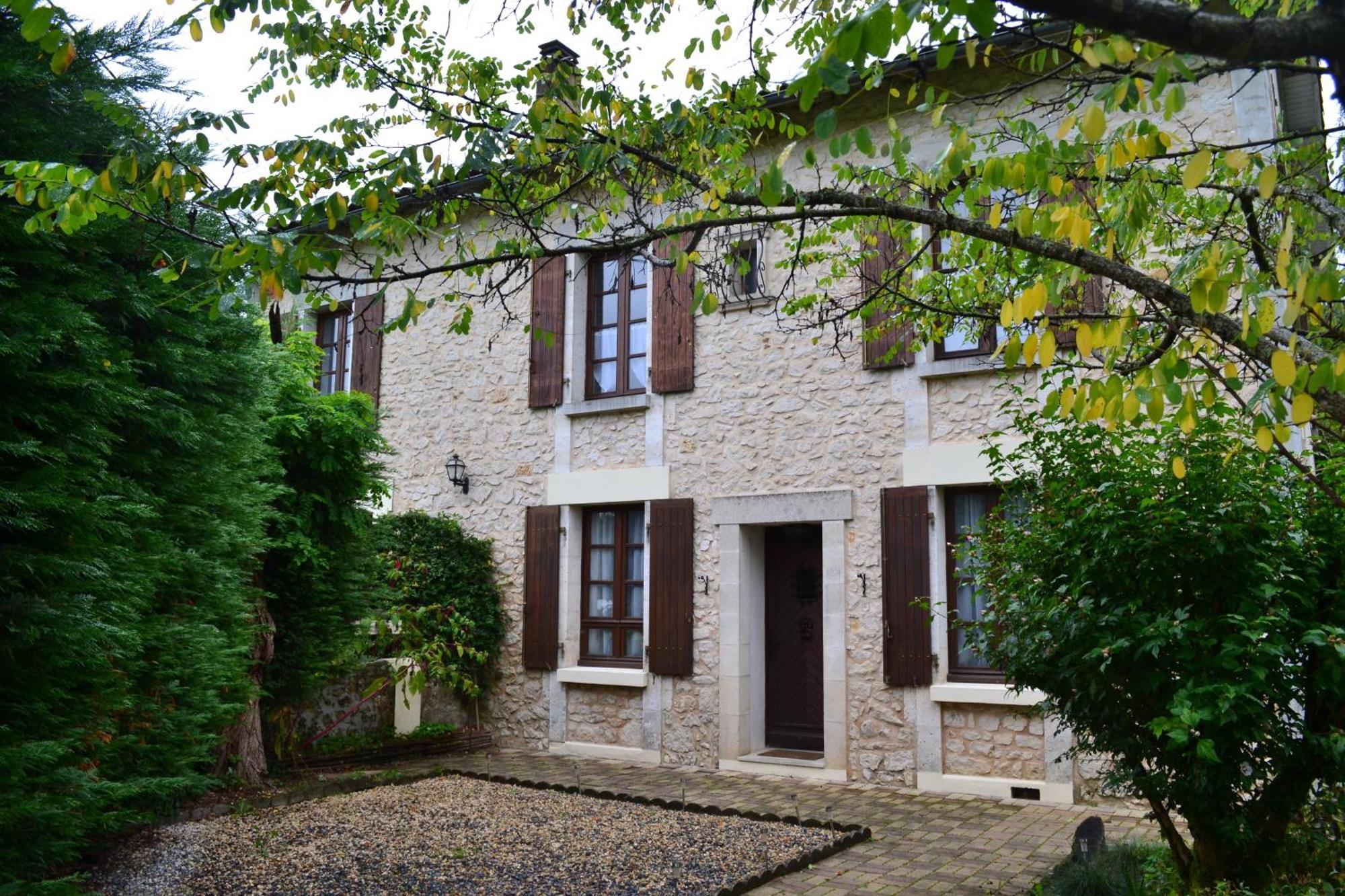 Les Bruyeres B&B 2 Montbron Zewnętrze zdjęcie
